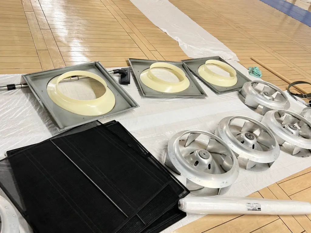 ショッピングモールのエアコンクリーニング１