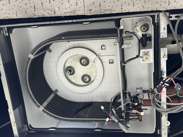 業務用エアコンクリーニングのビフォー・アフターご紹介