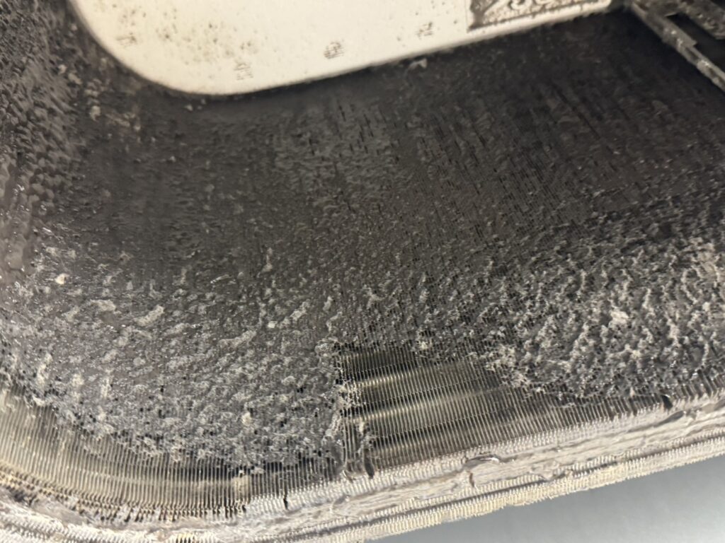 店舗／天井埋め込み型業務用エアコンお掃除前／天カセ