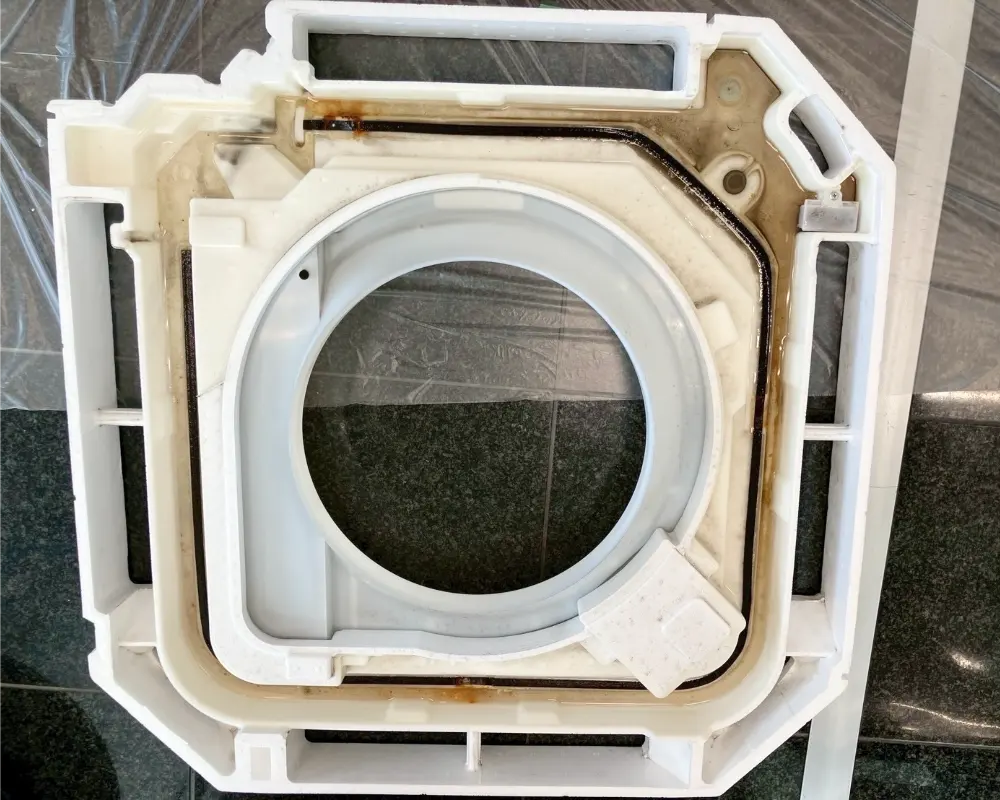 天井埋め込み型業務用エアコンお掃除前