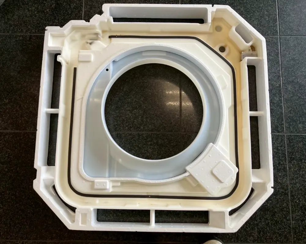 天井埋め込み型業務用エアコンお掃除後