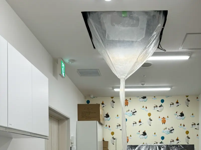 クリニックのエアコンクリーニング２